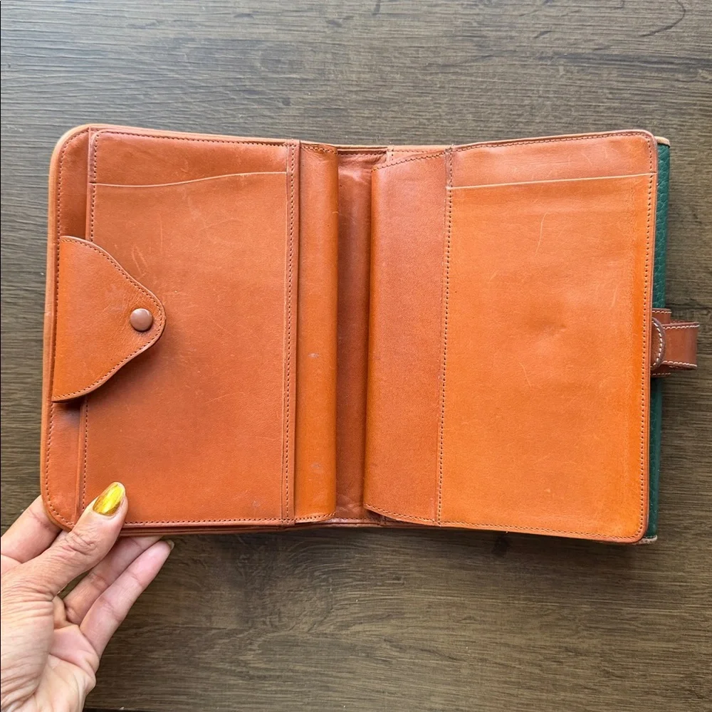 1983 Dooney & Bourke Vintage Green Pebbled Leather Organizer Wallet - Picture 5 of 10